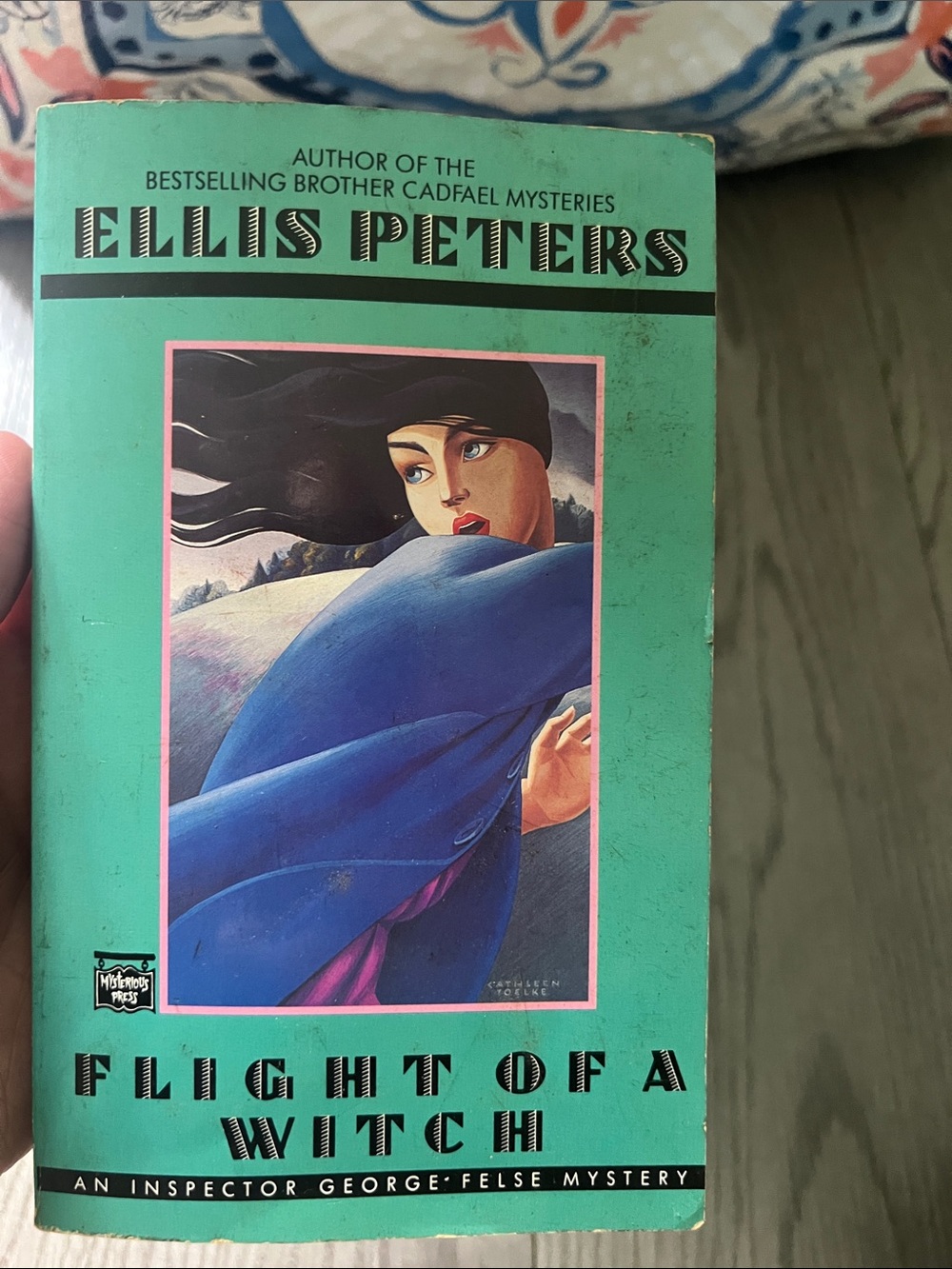 Ellis Peters - Flight of a Witch (Green Paperback)